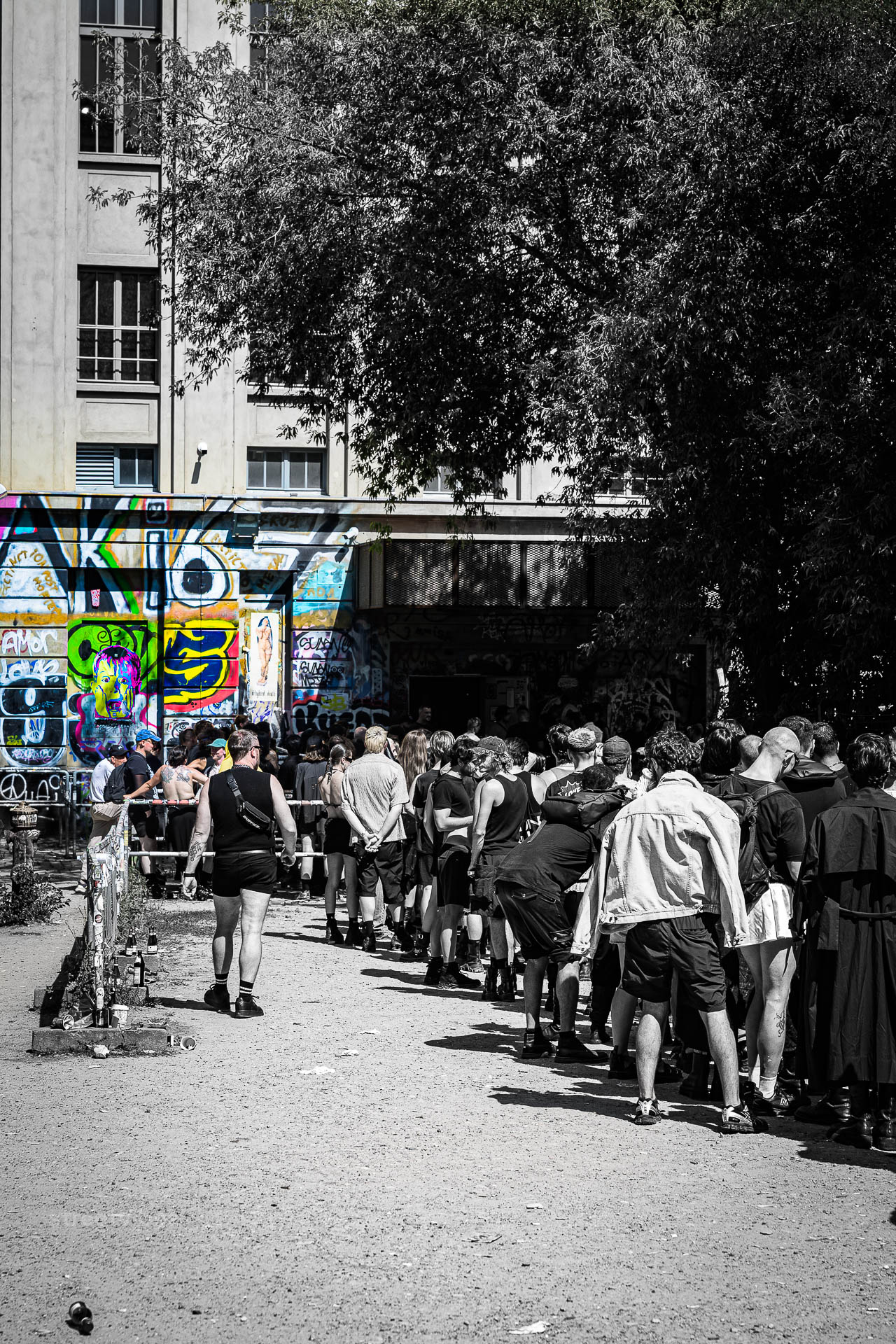 Berlin Unfiltered | Das Berghain ist ein Nachtclub im Berliner Ortsteil Friedrichshain. Sein Name leitet sich aus dem Bezirksnamen Friedrichshain-Kreuzberg ab. Das Berghain ist der bekannteste Club in Berlin und gilt als einer der bekanntesten Techno-Clubs der Welt.