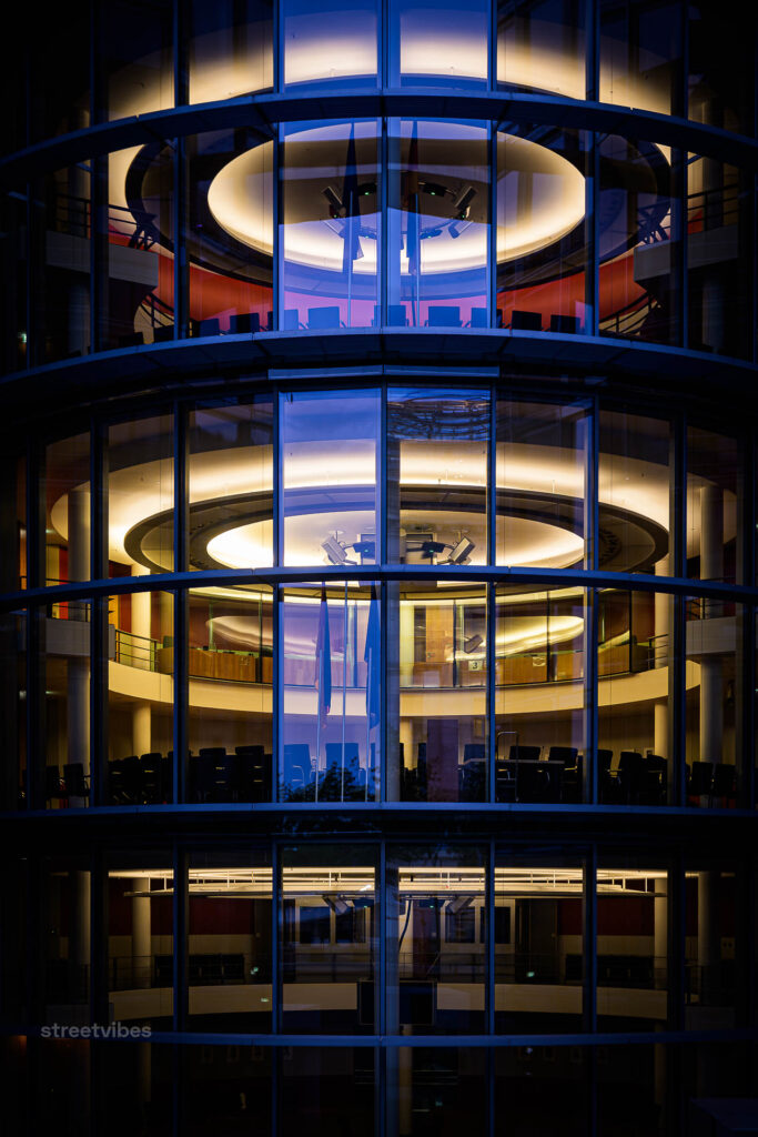 Berlin Unfiltered | Als Berliner Regierungsviertel bezeichnet man das Gebiet, in dem die wichtigsten Institutionen der Exekutive sowie der Legislative ihren Hauptsitz haben.